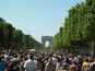  foule sur les Champs Elysées, la campagne s'installe à Paris